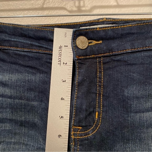 Torrid Jean Shorts Women’s Size 22 Blue Distressed Cut Off Blue Dark Wash Denim - Picture 9 of 11